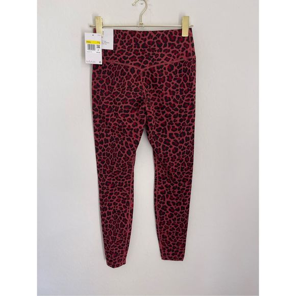 NIKE Animal Print High Rise Leggings Size Small NWT - Picture 2 of 7
